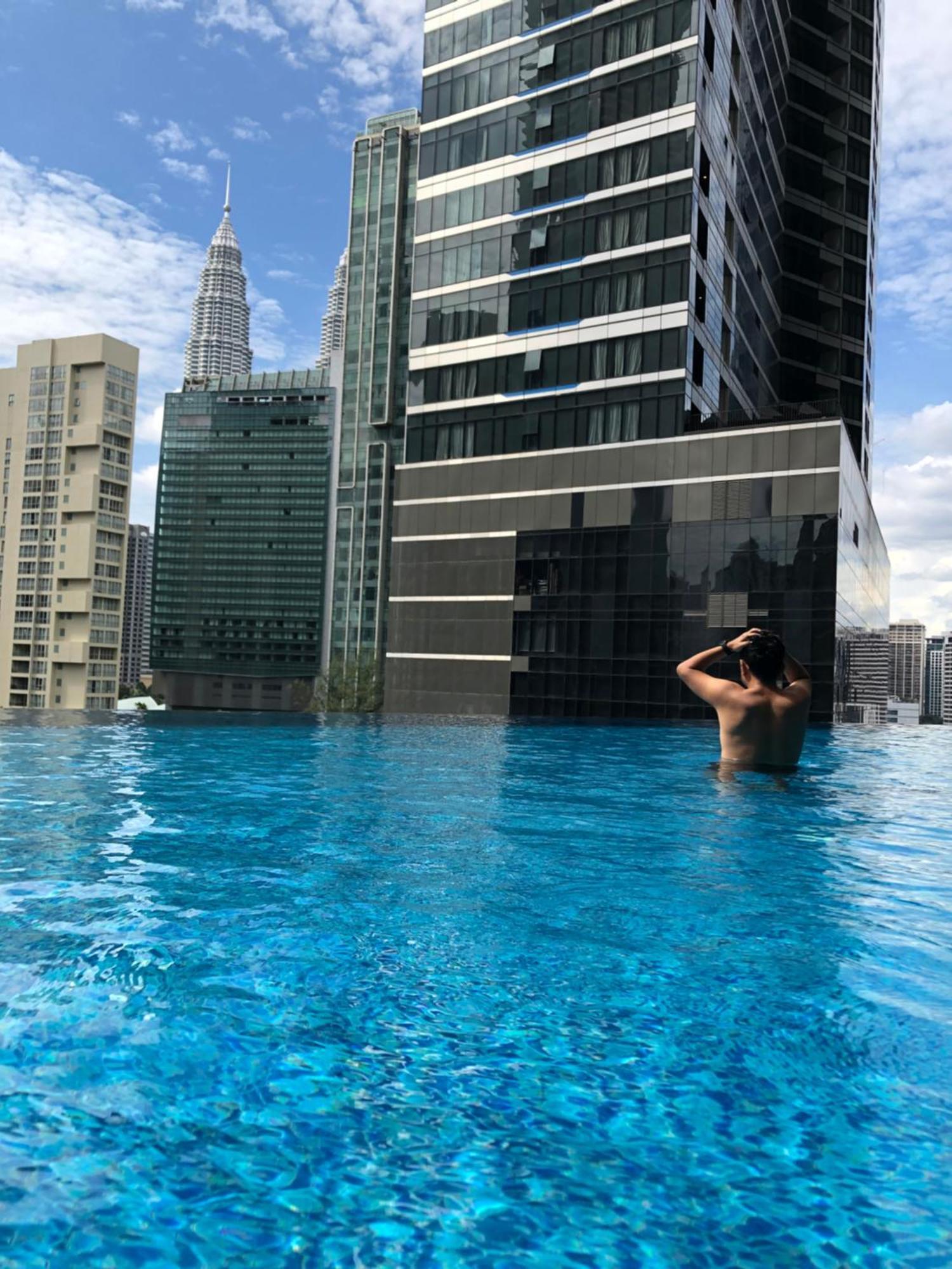 8 Kia Peng Suites Klcc By Luna Куала Лумпур Екстериор снимка