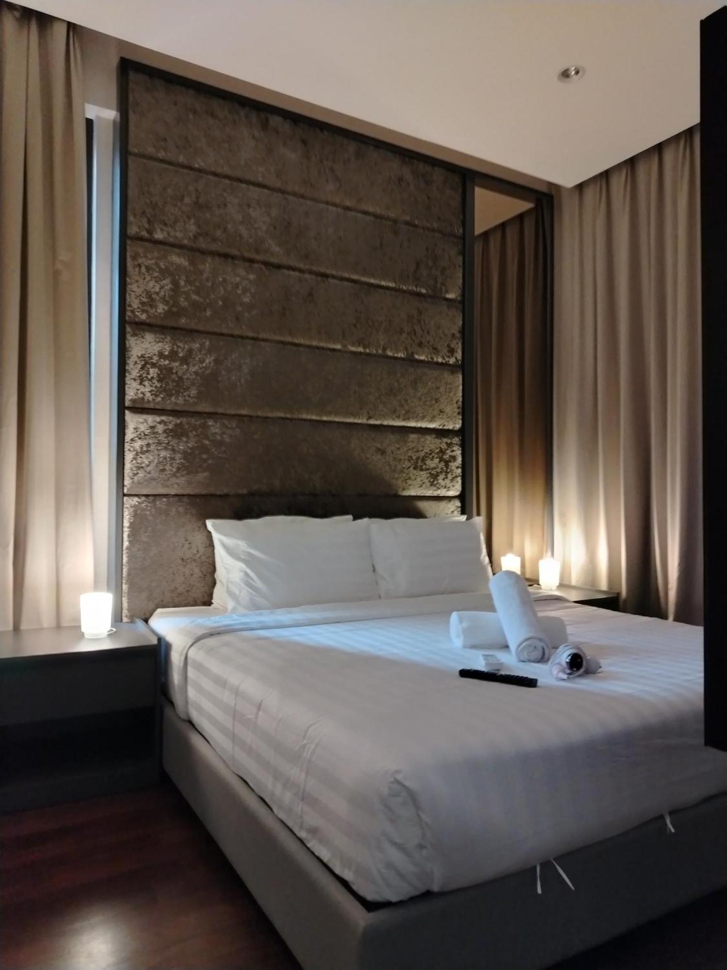 8 Kia Peng Suites Klcc By Luna Куала Лумпур Екстериор снимка