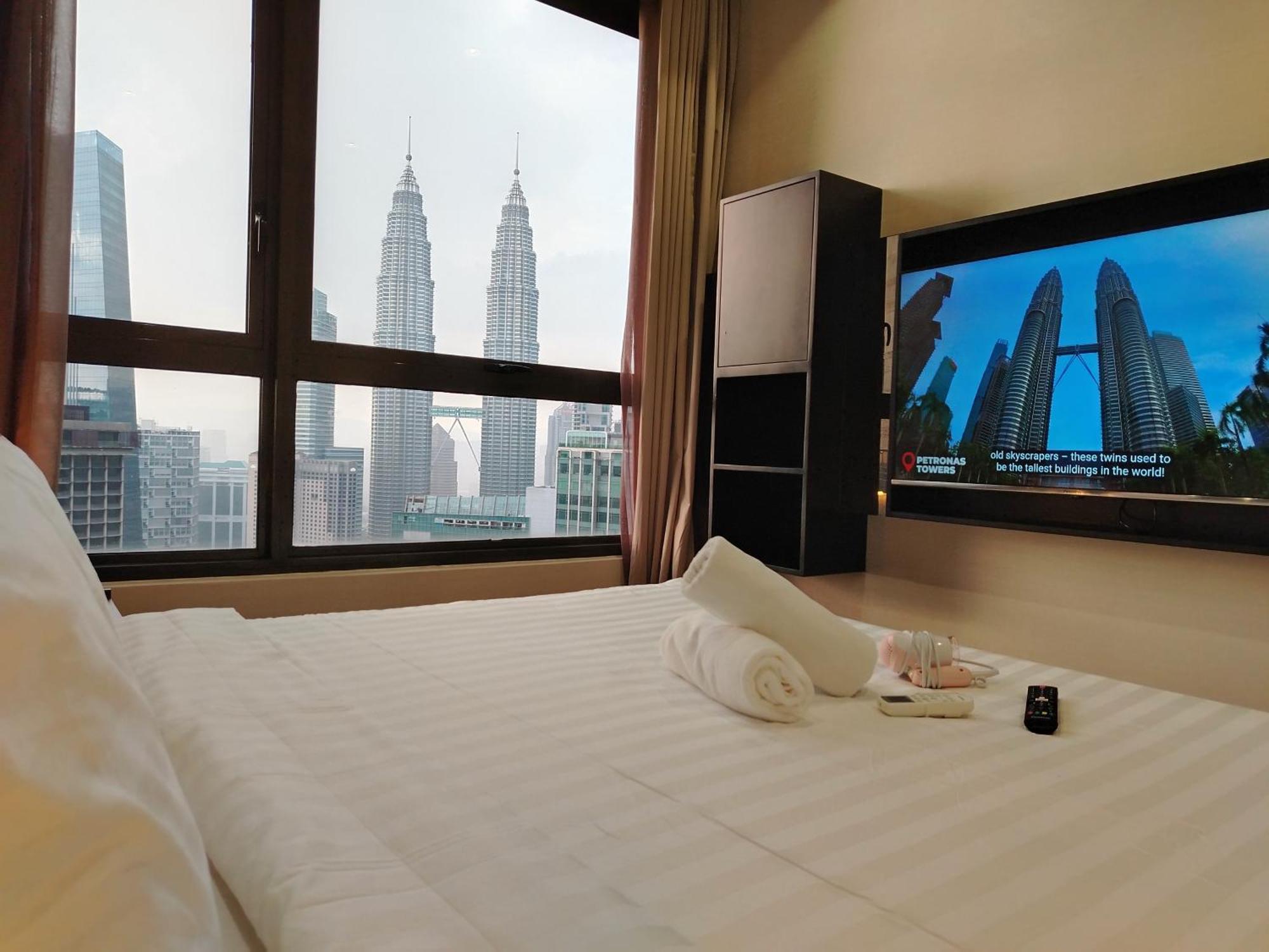 8 Kia Peng Suites Klcc By Luna Куала Лумпур Екстериор снимка