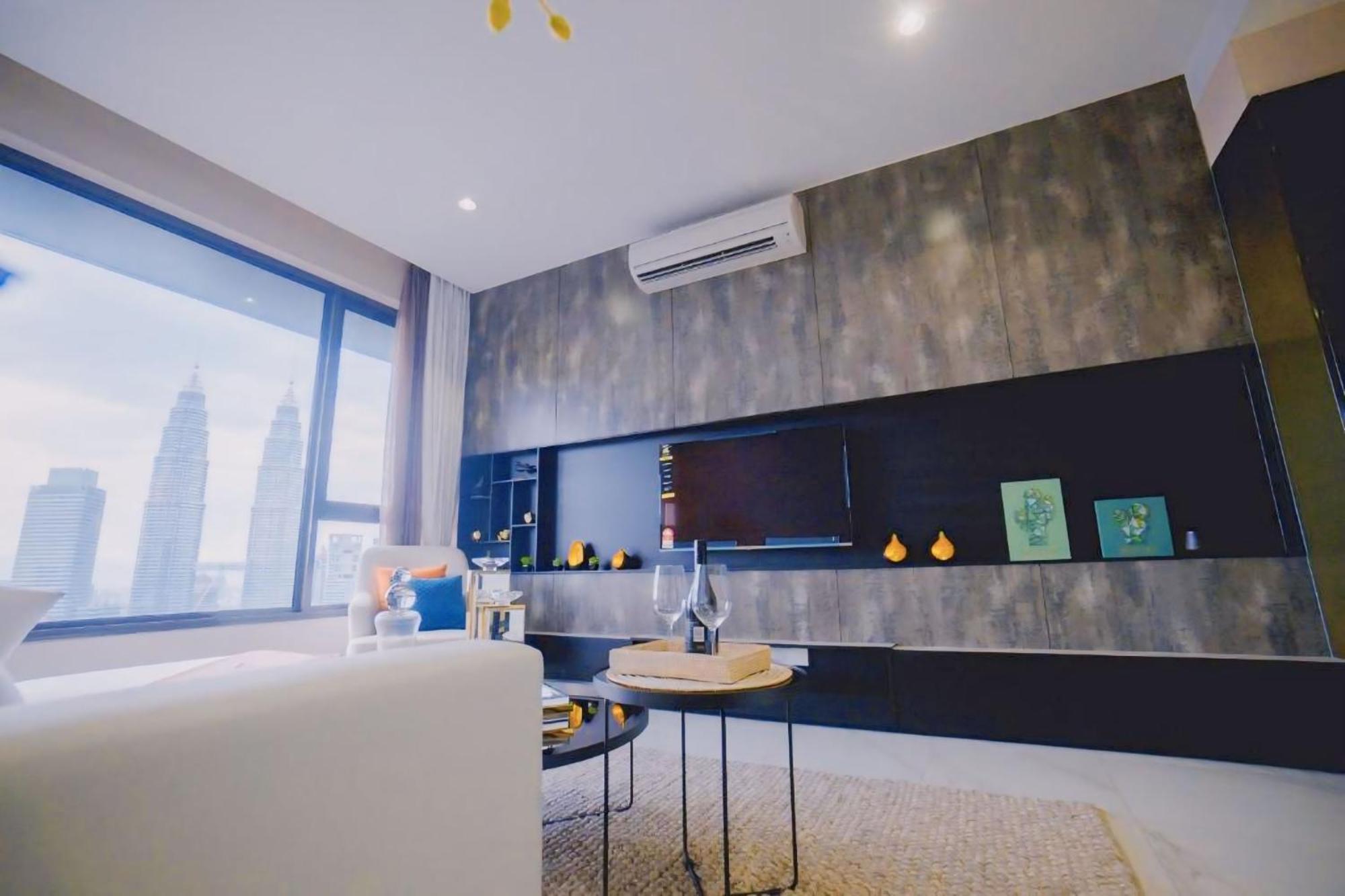 8 Kia Peng Suites Klcc By Luna Куала Лумпур Екстериор снимка