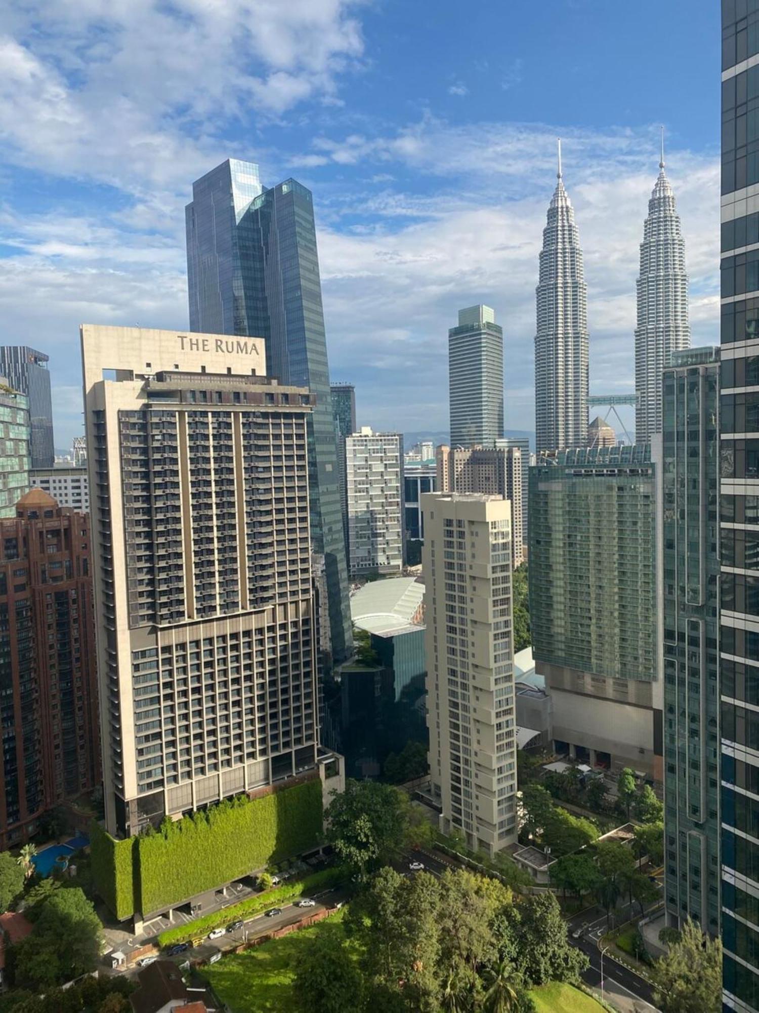 8 Kia Peng Suites Klcc By Luna Куала Лумпур Екстериор снимка