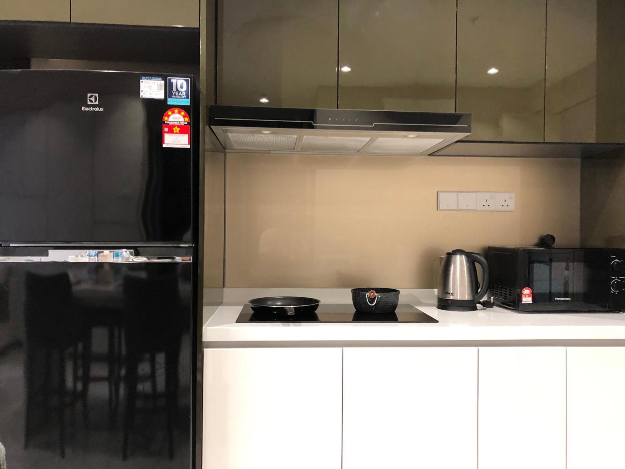 8 Kia Peng Suites Klcc By Luna Куала Лумпур Екстериор снимка
