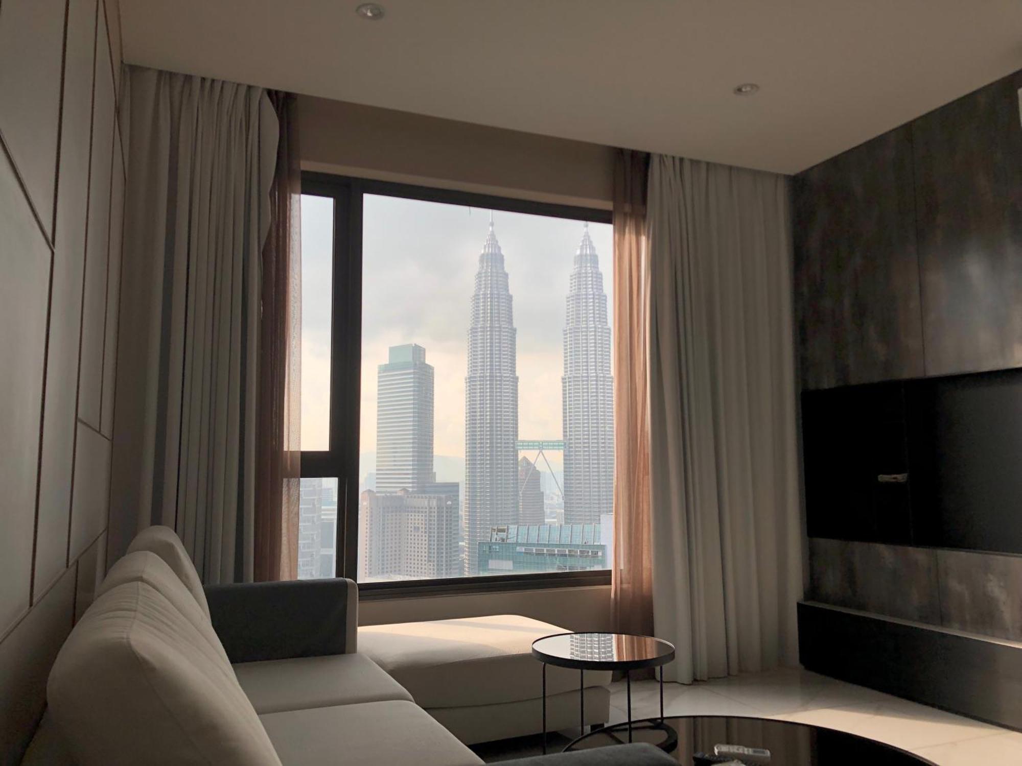 8 Kia Peng Suites Klcc By Luna Куала Лумпур Екстериор снимка