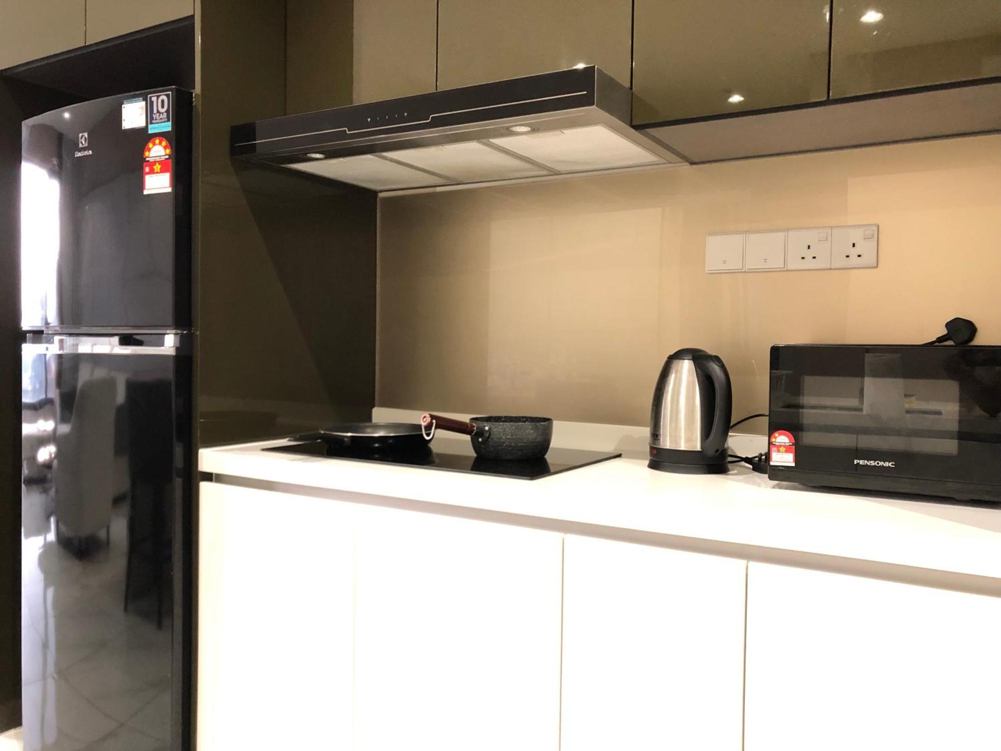 8 Kia Peng Suites Klcc By Luna Куала Лумпур Екстериор снимка