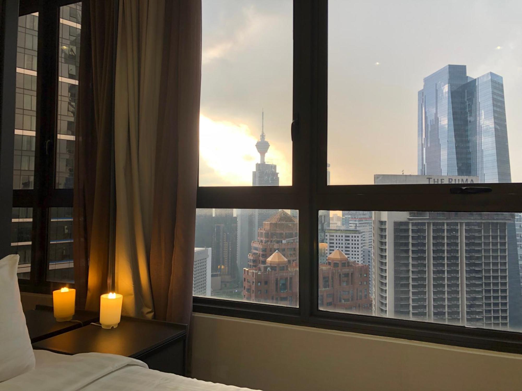 8 Kia Peng Suites Klcc By Luna Куала Лумпур Екстериор снимка