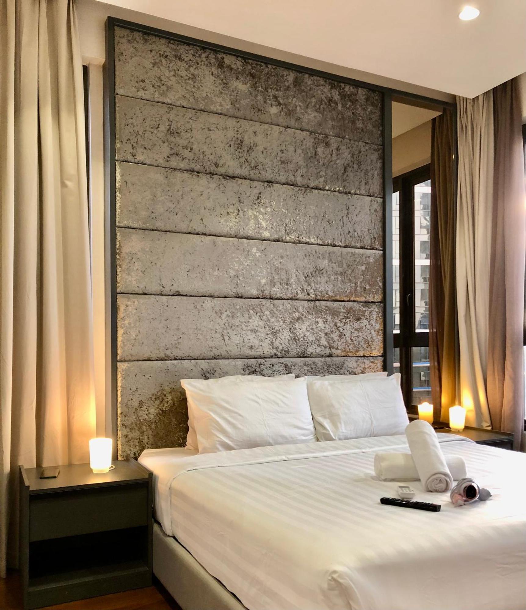 8 Kia Peng Suites Klcc By Luna Куала Лумпур Екстериор снимка
