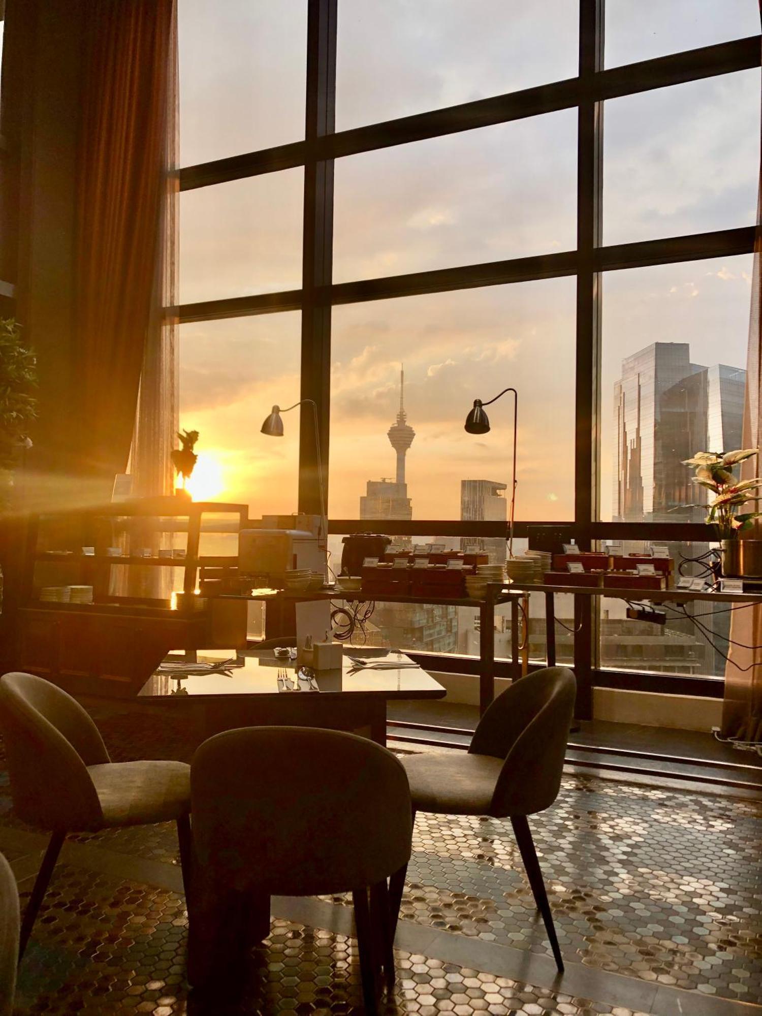 8 Kia Peng Suites Klcc By Luna Куала Лумпур Екстериор снимка